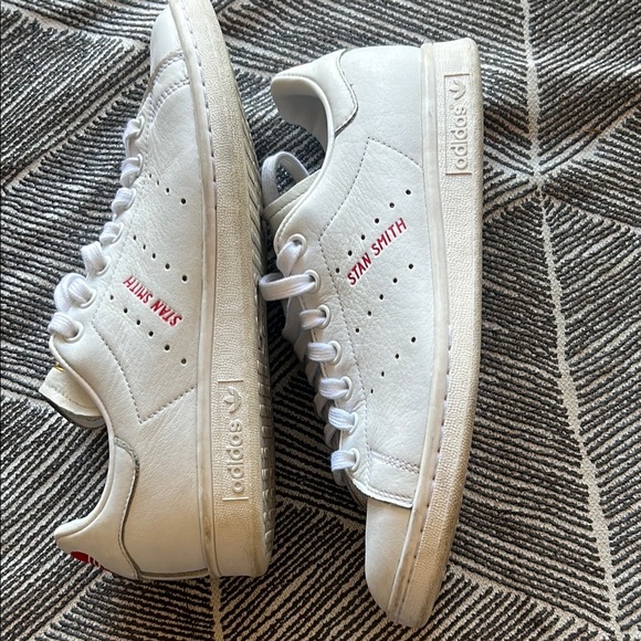 Adidas White and Red Sneakers with Minimalist Design sizes 8 good conditions - Picture 9 of 10